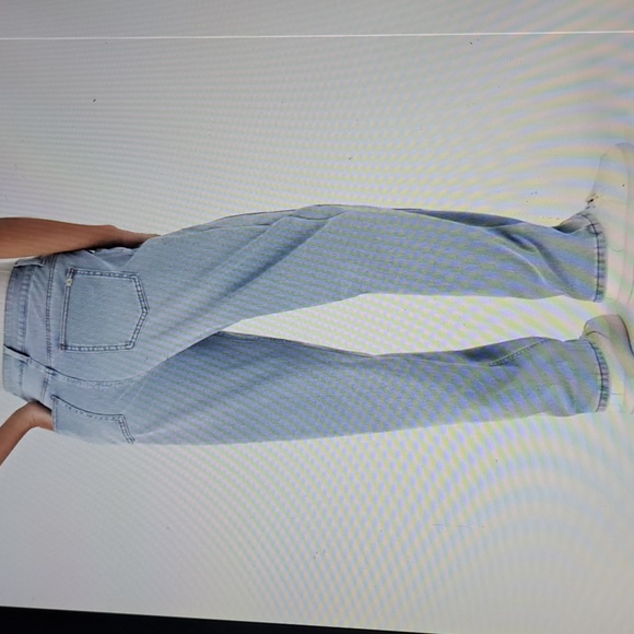 XLARGE    HALARA ZIPPER / POCKETS DETAILED WASHED DISTRESSED JEANS